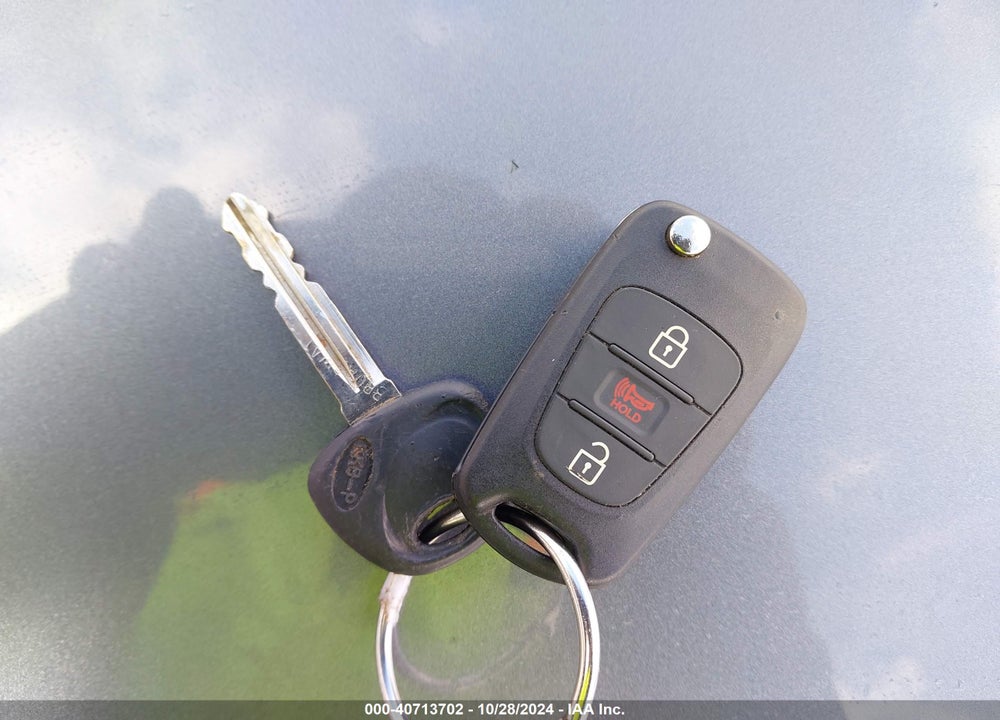2012 KIA SOUL VIN: KNDJT2A51C7398221