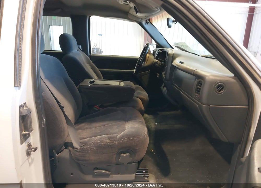 1999 CHEVROLET SILVERADO 1500 LS VIN: 1GCEK19T0XE193105