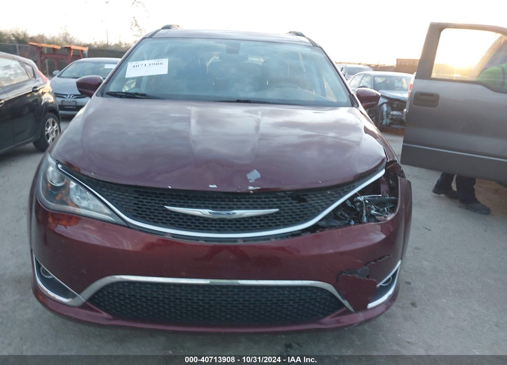 2017 CHRYSLER PACIFICA TOURING L VIN: 2C4RC1BGXHR665603