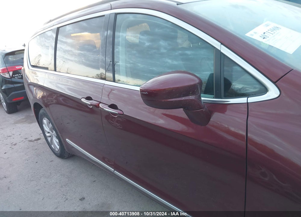 2017 CHRYSLER PACIFICA TOURING L VIN: 2C4RC1BGXHR665603
