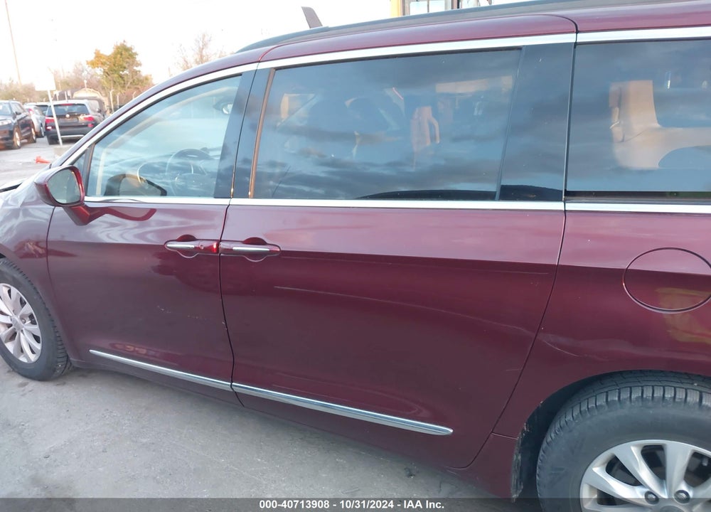 2017 CHRYSLER PACIFICA TOURING L VIN: 2C4RC1BGXHR665603