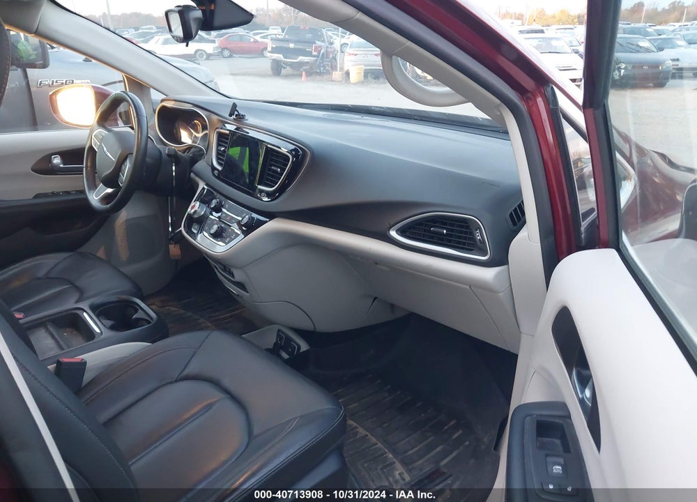 2017 CHRYSLER PACIFICA TOURING L VIN: 2C4RC1BGXHR665603
