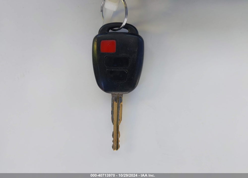 2013 TOYOTA PRIUS C TWO VIN: JTDKDTB30D1535853