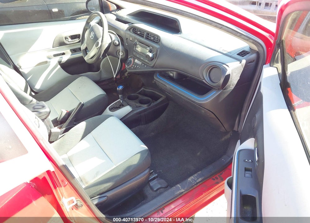 2013 TOYOTA PRIUS C TWO VIN: JTDKDTB30D1535853