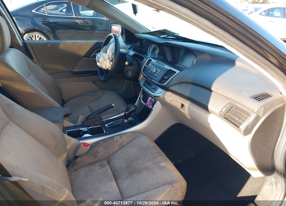 2015 HONDA ACCORD LX VIN: 1HGCR2F39FA117158
