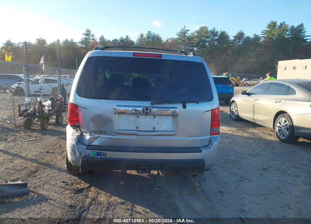 2011 HONDA PILOT EX-L VIN: 5FNYF4H55BB068369
