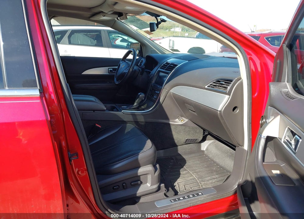 2011 LINCOLN MKX VIN: 2LMDJ8JK1BBJ08870