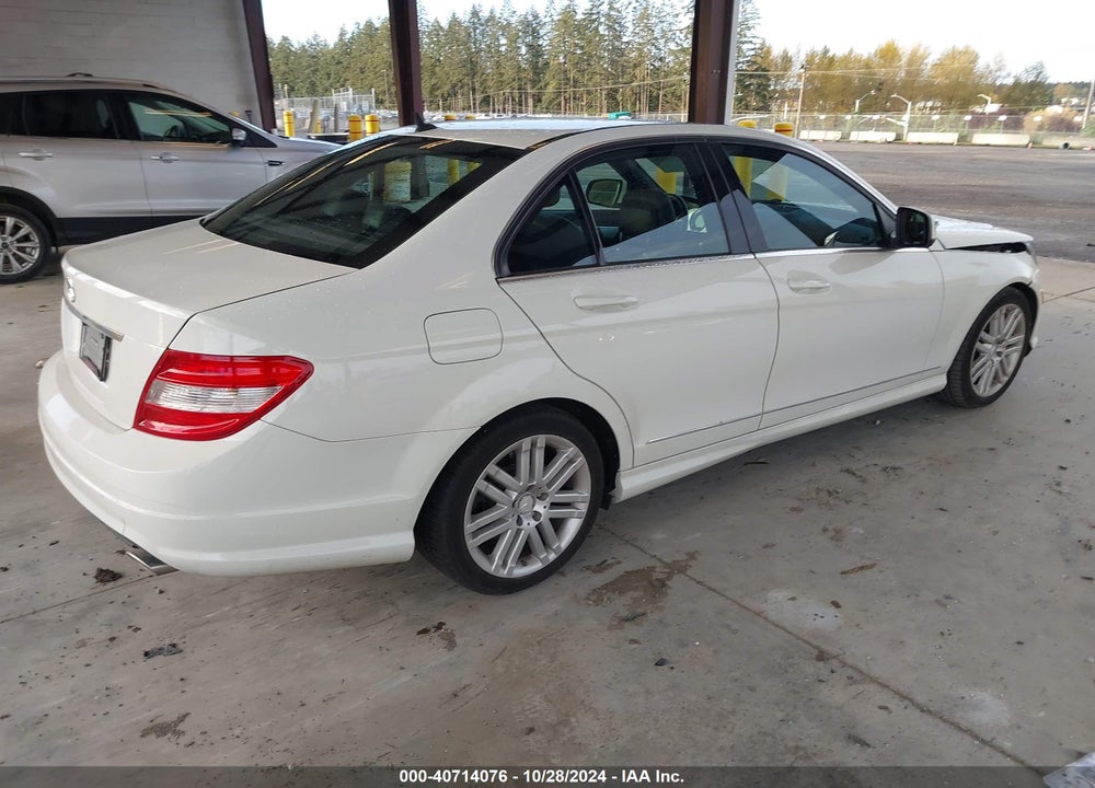 2008 MERCEDES-BENZ C 300 LUXURY/SPORT VIN: WDDGF54X88R021435