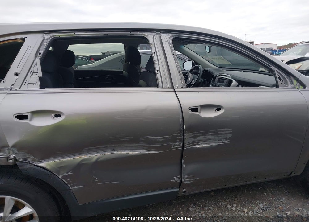 2017 KIA SORENTO 2.4L L VIN: 5XYPG4A38HG326449