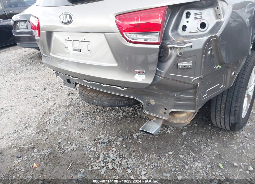 2017 KIA SORENTO 2.4L L VIN: 5XYPG4A38HG326449
