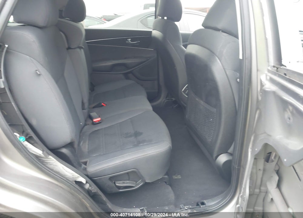 2017 KIA SORENTO 2.4L L VIN: 5XYPG4A38HG326449