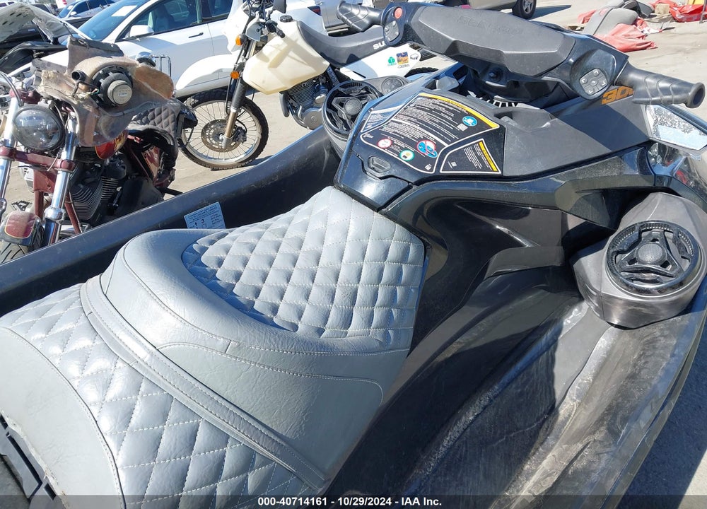 2021 SEADOO GTX-300 LIMITED VIN: 00000YDV36659L021