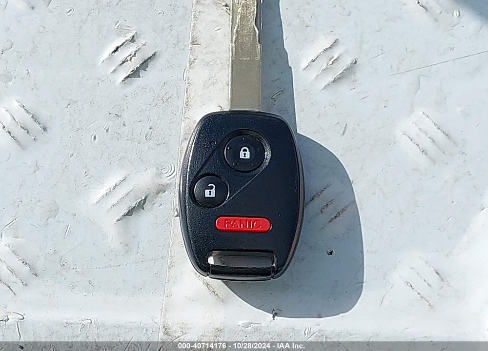 2010 HONDA CIVIC LX VIN: 19XFA1F5XAE059081