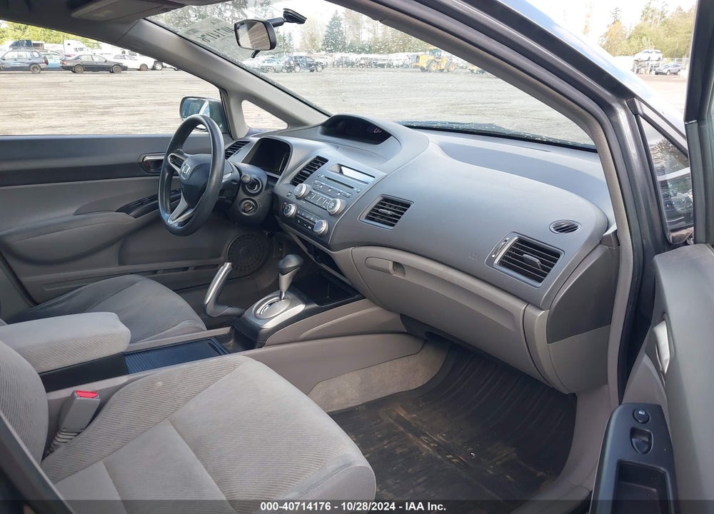 2010 HONDA CIVIC LX VIN: 19XFA1F5XAE059081