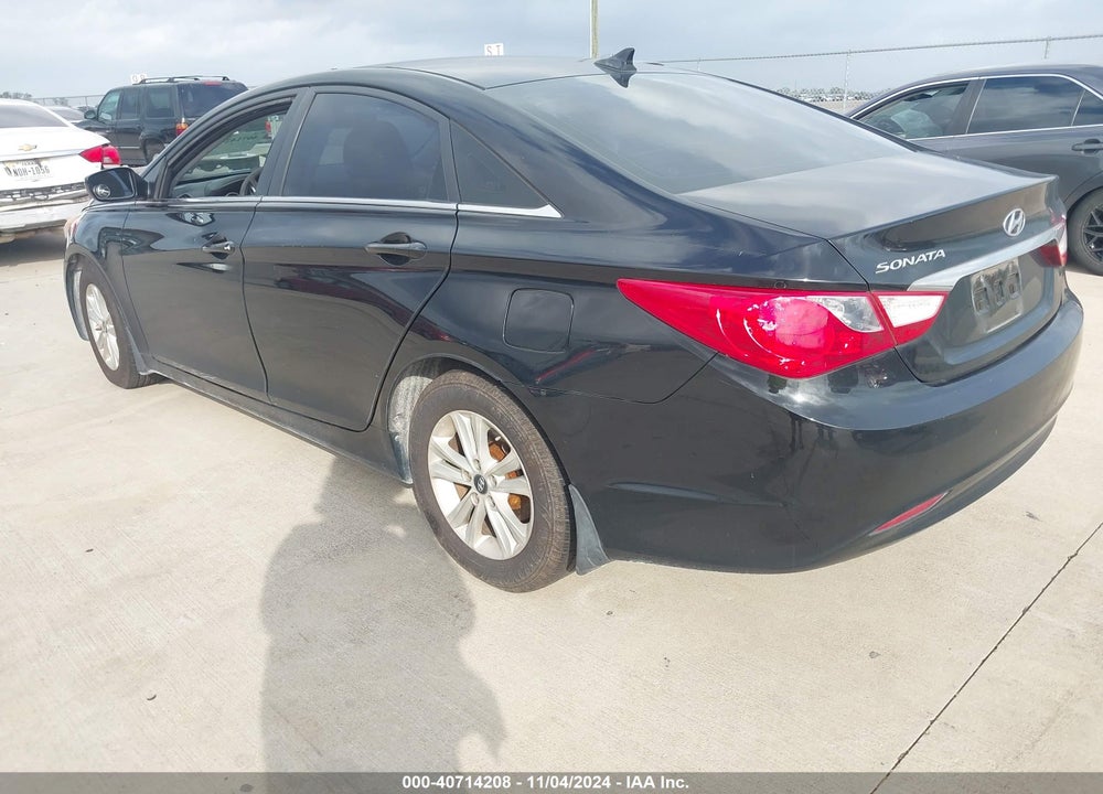 2011 HYUNDAI SONATA VIN: 5NPEB4AC1BH268383