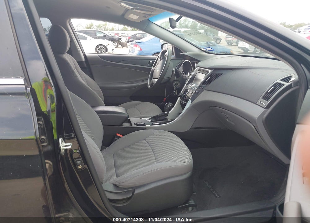 2011 HYUNDAI SONATA VIN: 5NPEB4AC1BH268383