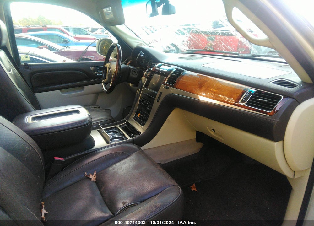 2011 CADILLAC ESCALADE PLATINUM EDITION VIN: 1GYS4DEF2BR113717
