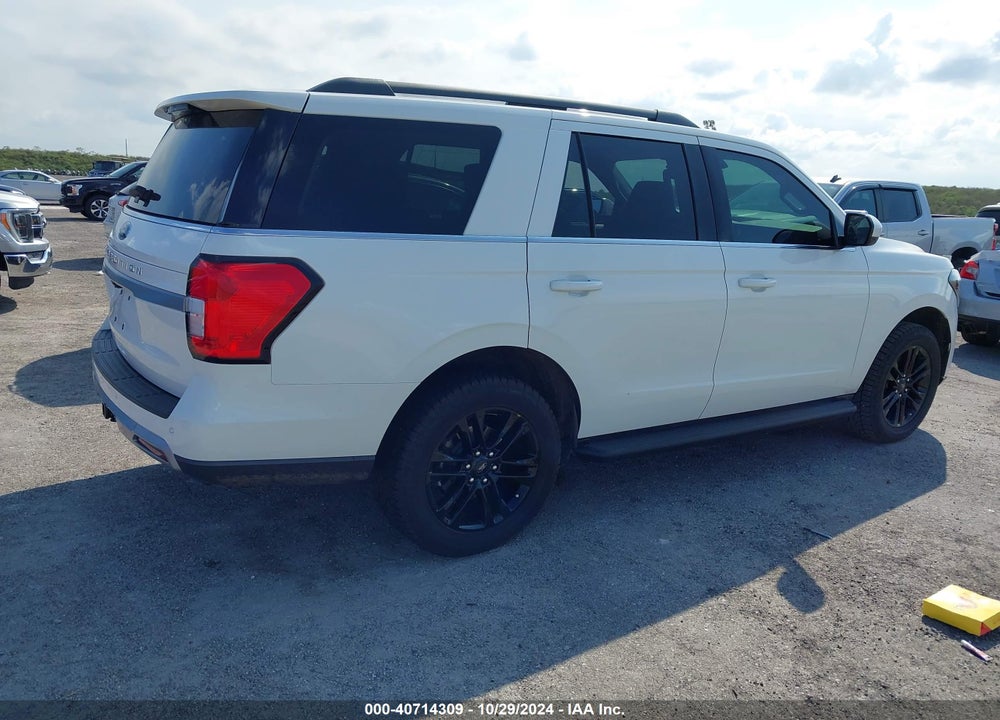 2024 FORD EXPEDITION XLT VIN: 1FMJU1H85REA60067