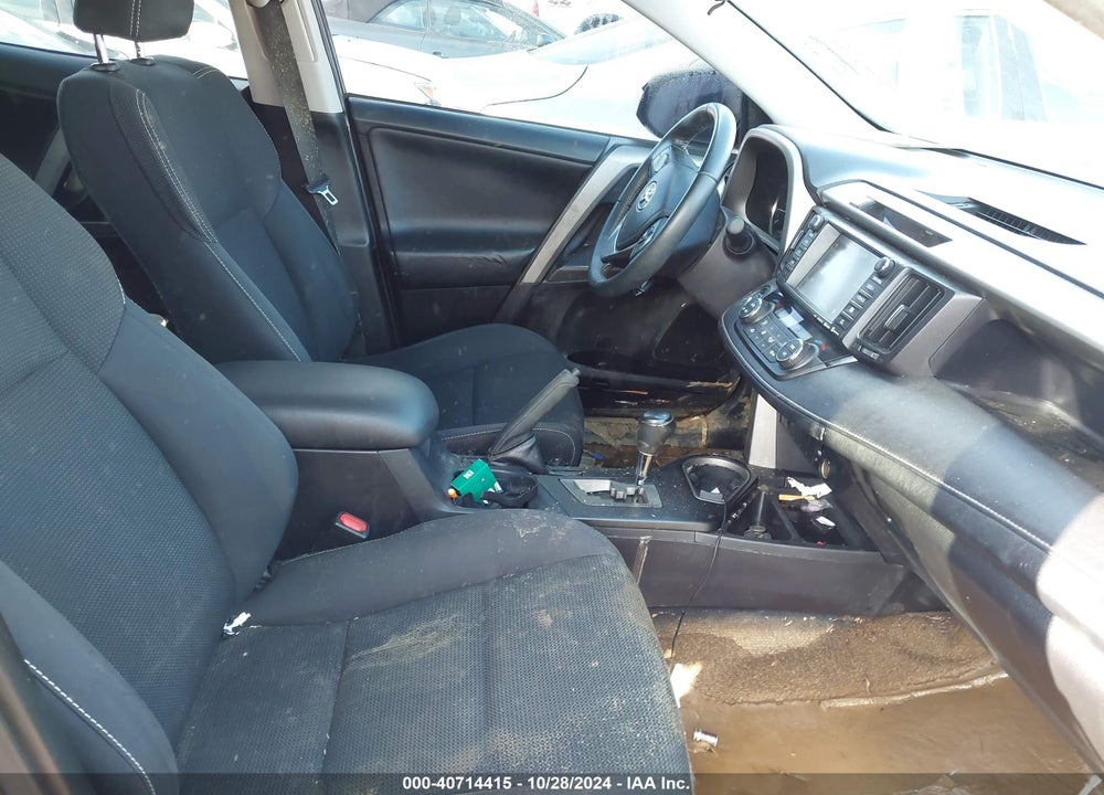 2016 TOYOTA RAV4 XLE VIN: 2T3WFREV2GW295576