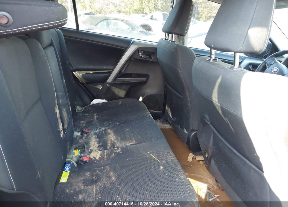 2016 TOYOTA RAV4 XLE VIN: 2T3WFREV2GW295576