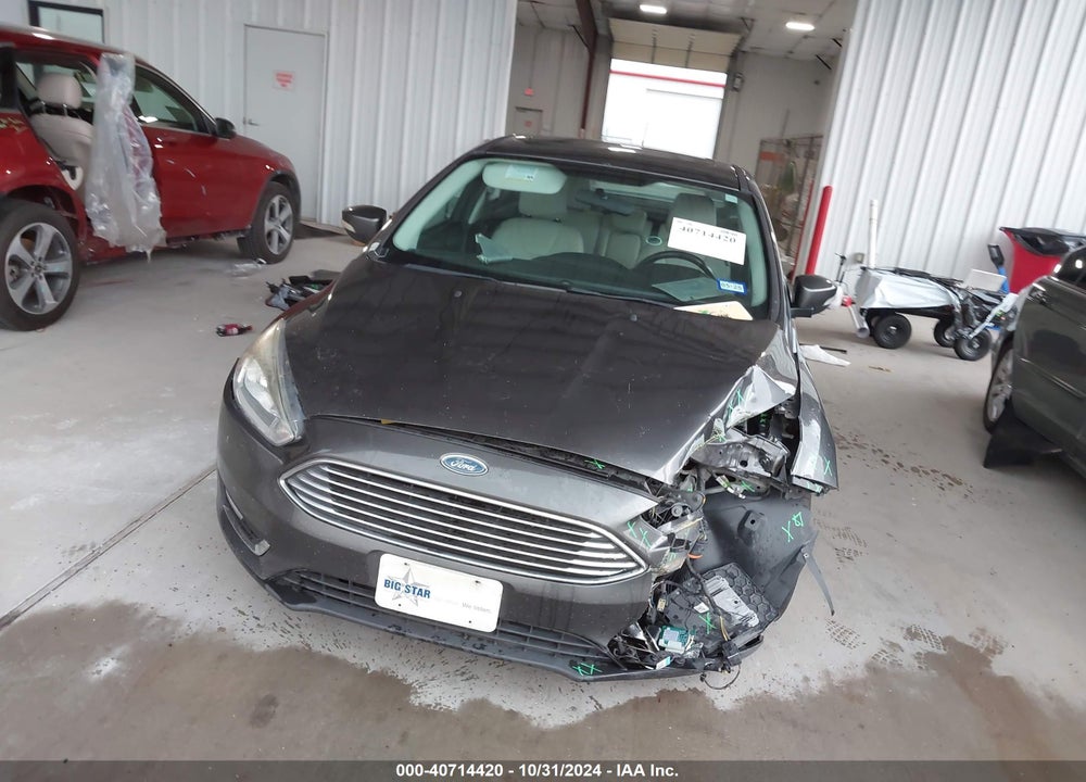 2018 FORD FOCUS TITANIUM VIN: 1FADP3J2XJL271801