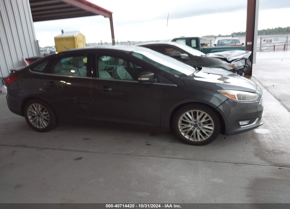 2018 FORD FOCUS TITANIUM VIN: 1FADP3J2XJL271801