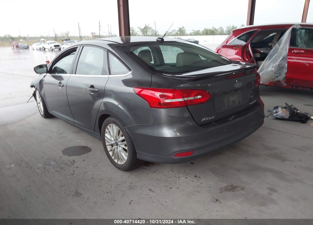 2018 FORD FOCUS TITANIUM VIN: 1FADP3J2XJL271801