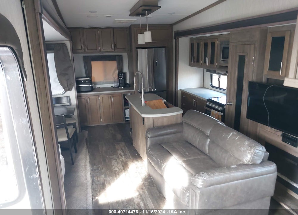 2019 FOREST RIVER SABRE VIN: 5ZT3SRWB3K6102671