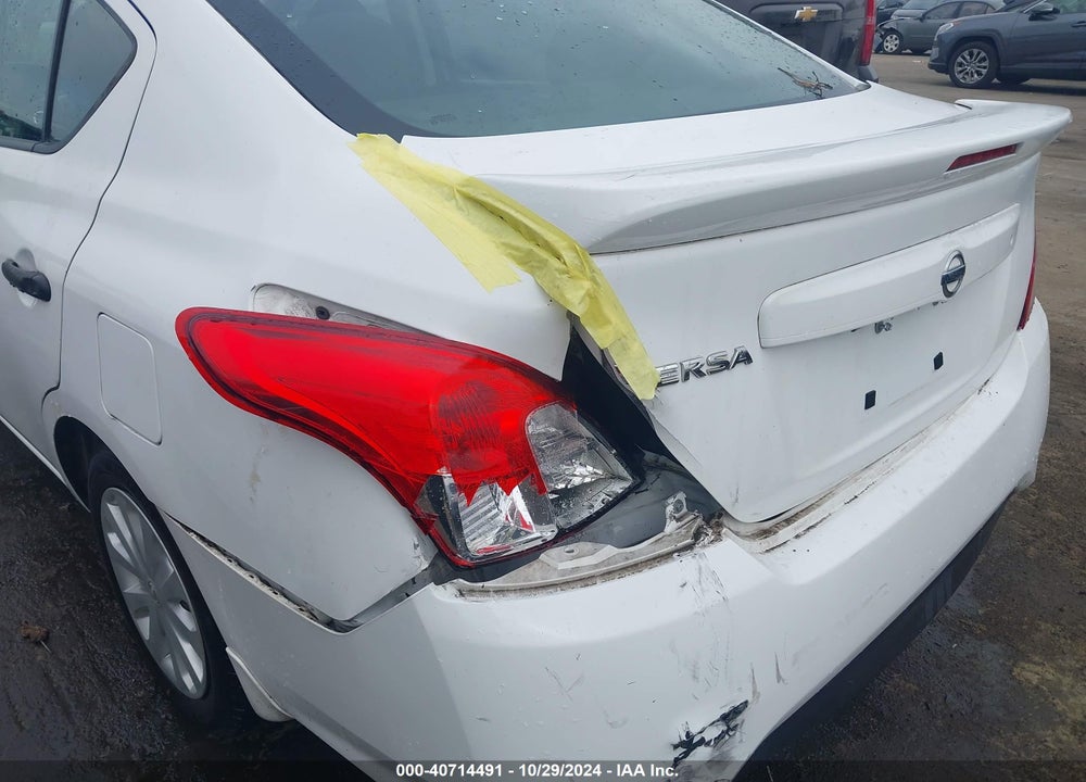 2019 NISSAN VERSA 1.6 S+ VIN: 3N1CN7APXKL829816