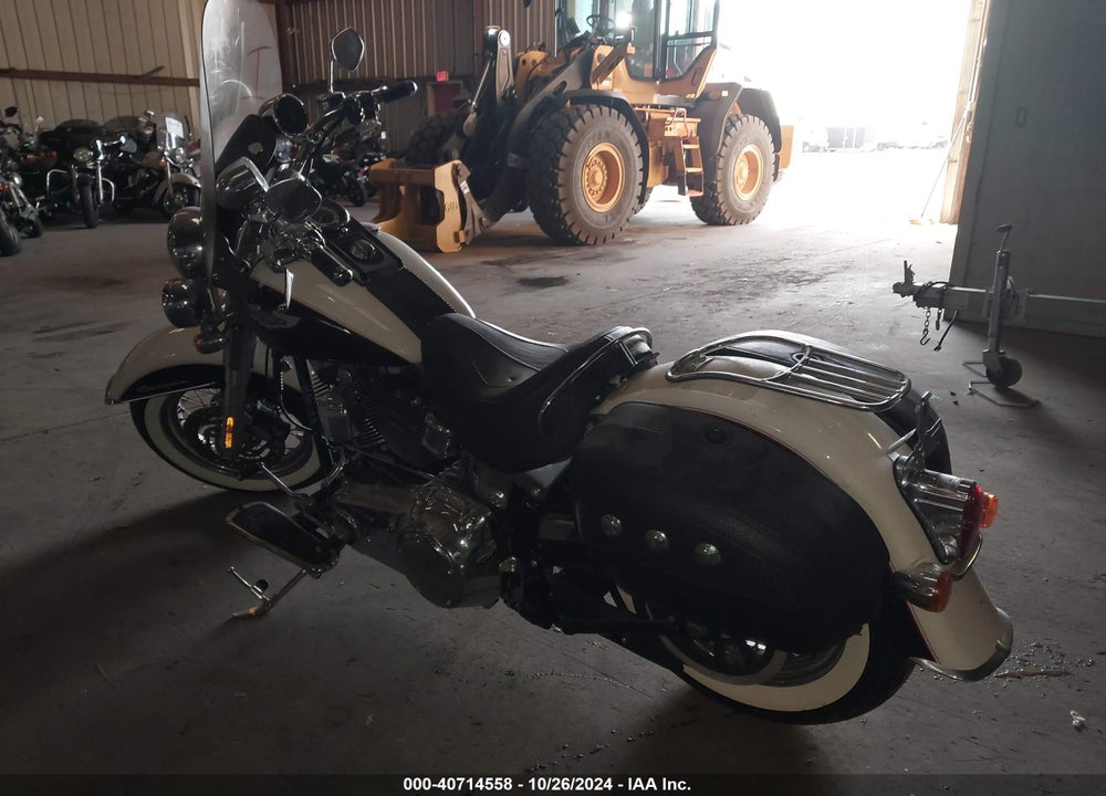 2011 HARLEY-DAVIDSON FLSTN VIN: 1HD1JD51XBB013306