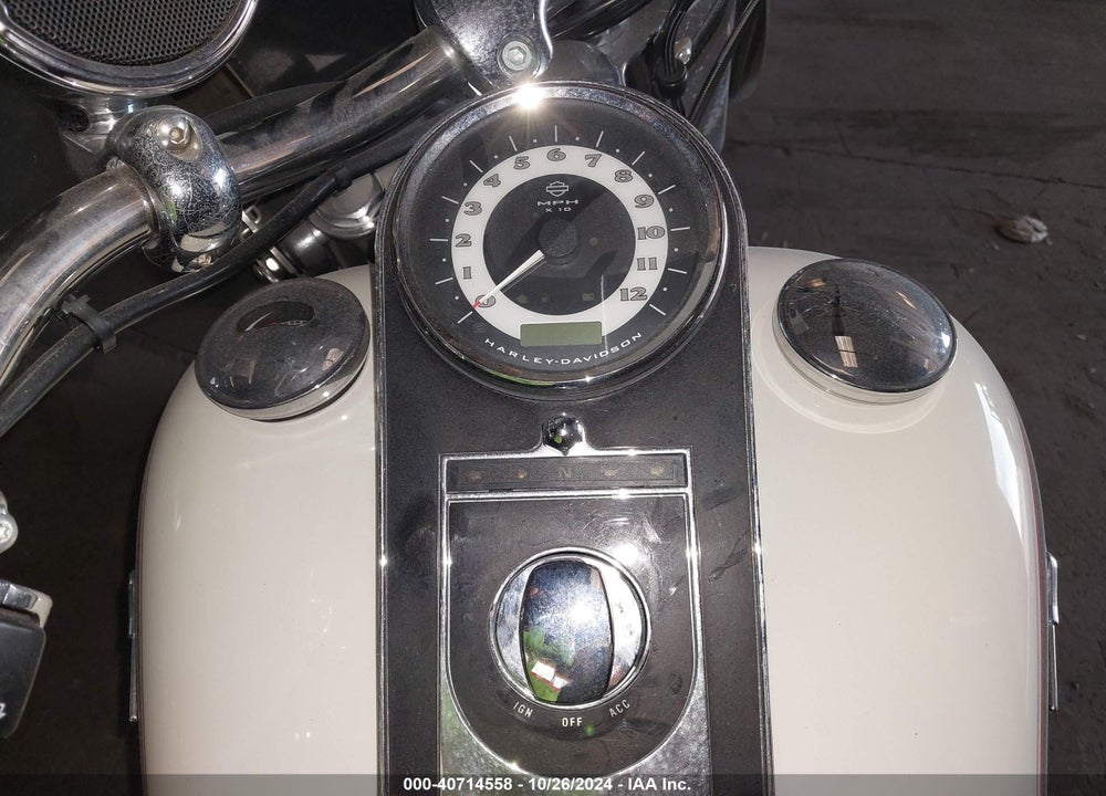 2011 HARLEY-DAVIDSON FLSTN VIN: 1HD1JD51XBB013306