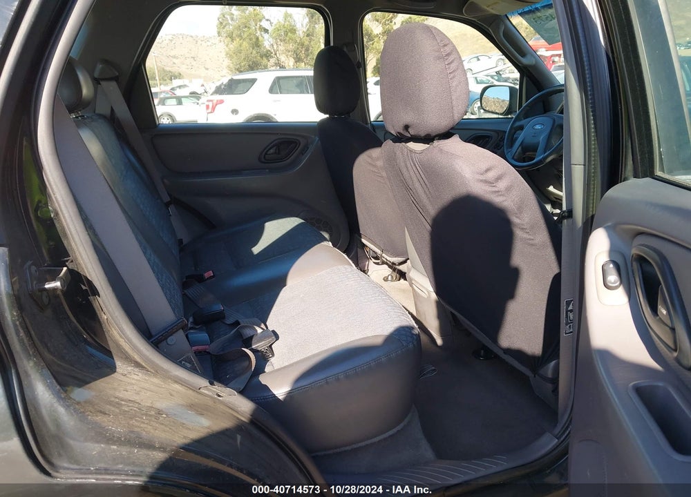 2002 FORD ESCAPE XLS VIN: 1FMYU01152KB15193