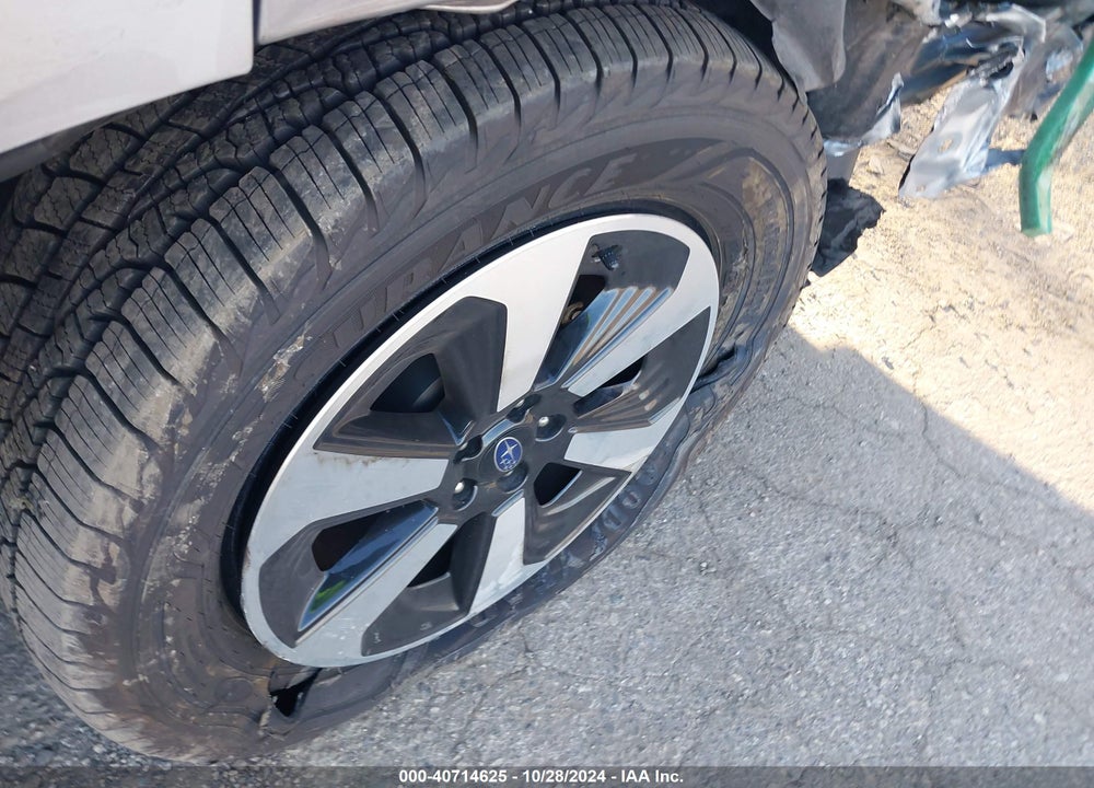2018 SUBARU FORESTER 2.5I PREMIUM VIN: JF2SJAGC8JH470423