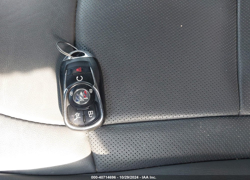 2020 BUICK ENCLAVE AWD ESSENCE VIN: 5GAEVAKW3LJ163482