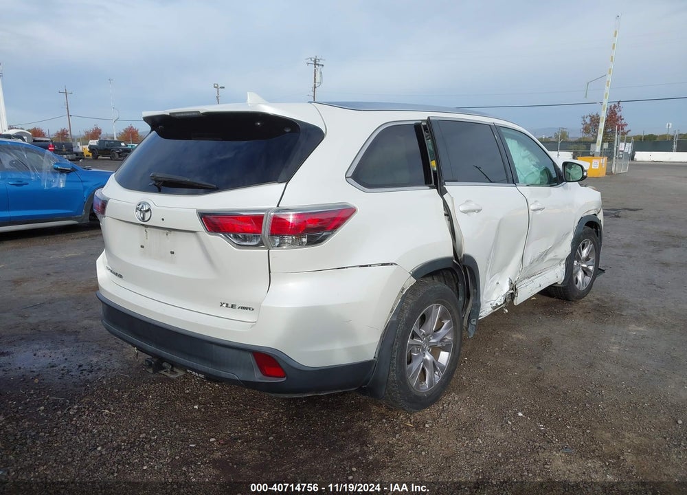 2015 TOYOTA HIGHLANDER XLE V6 VIN: 5TDJKRFH6FS190215