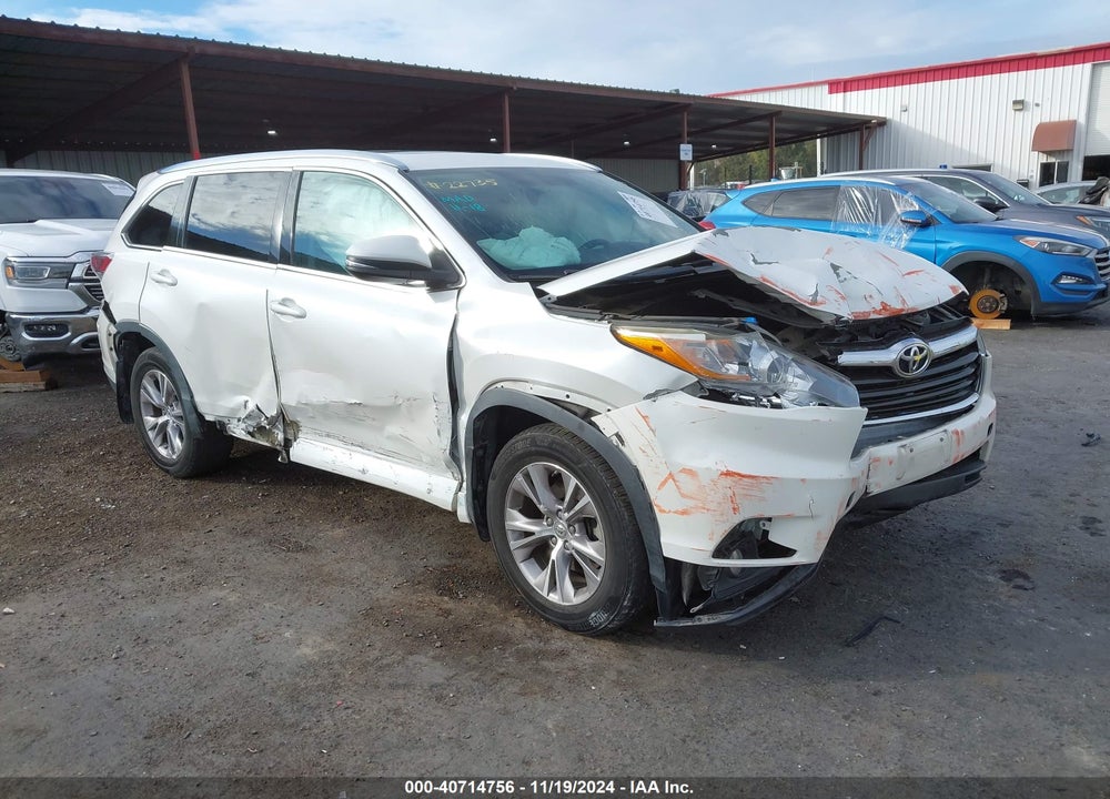 2015 TOYOTA HIGHLANDER XLE V6 VIN: 5TDJKRFH6FS190215