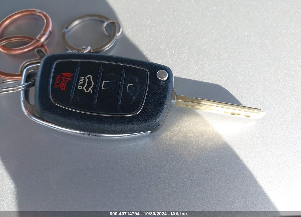 2015 HYUNDAI SONATA SE VIN: 5NPE24AF5FH181277