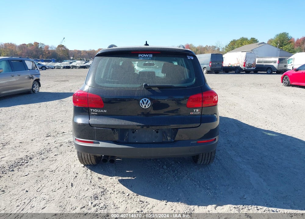 2018 VOLKSWAGEN TIGUAN LIMITED VIN: WVGBV7AX8JK000456