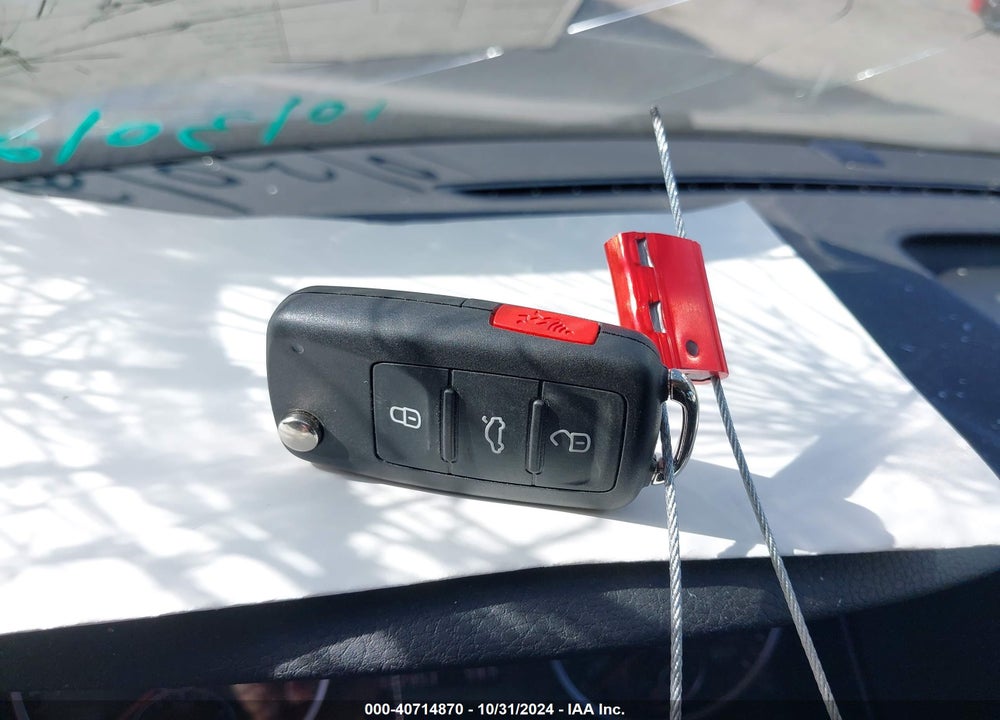 2018 VOLKSWAGEN TIGUAN LIMITED VIN: WVGBV7AX8JK000456