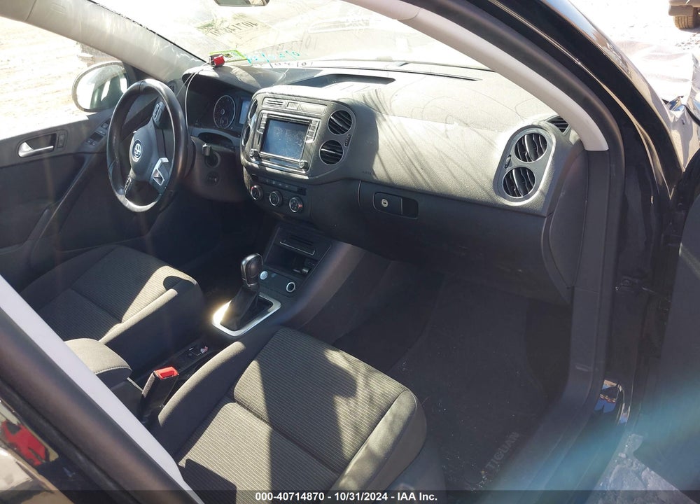 2018 VOLKSWAGEN TIGUAN LIMITED VIN: WVGBV7AX8JK000456