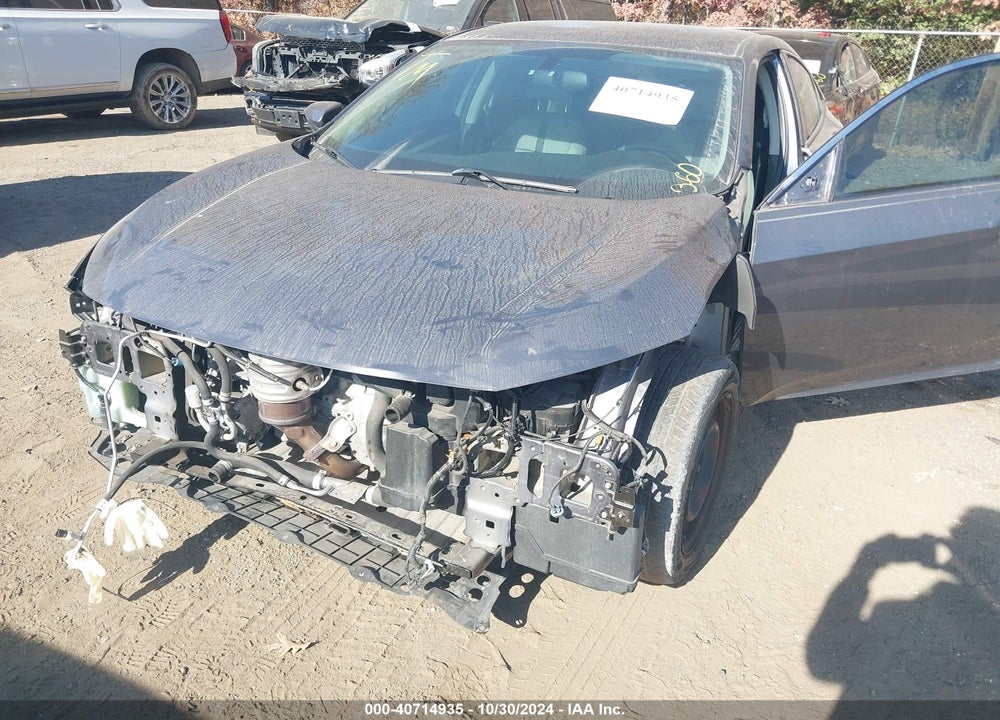 2018 HONDA CIVIC LX VIN: 2HGFC2F51JH610696