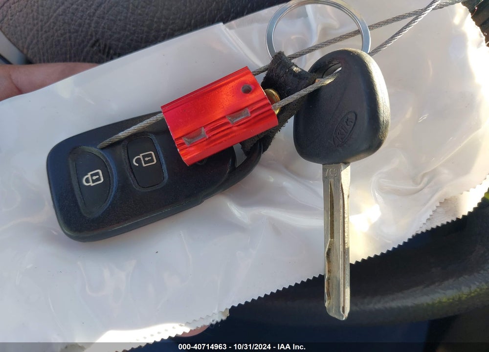 2012 KIA SORENTO LX V6 VIN: 5XYKT4A26CG281291