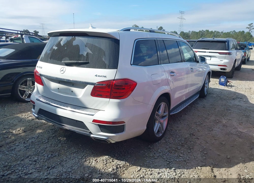 2015 MERCEDES-BENZ GL 550 4MATIC VIN: 4JGDF7DE8FA484481