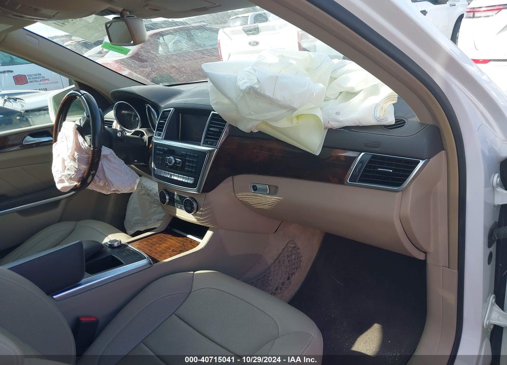 2015 MERCEDES-BENZ GL 550 4MATIC VIN: 4JGDF7DE8FA484481