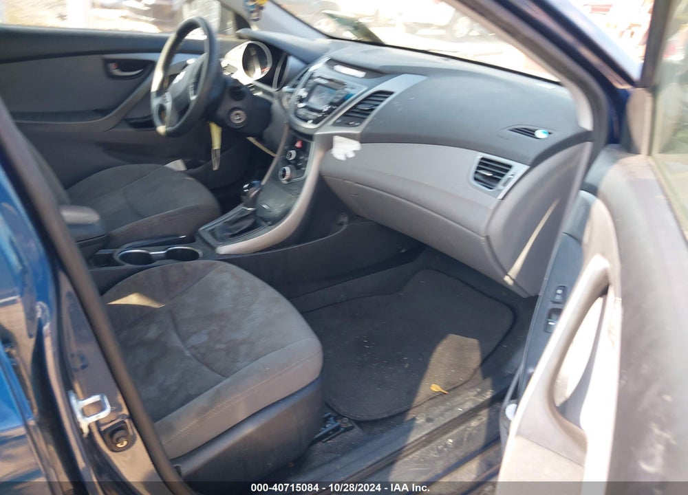 2015 HYUNDAI ELANTRA SE VIN: KMHDH4AE8FU300524