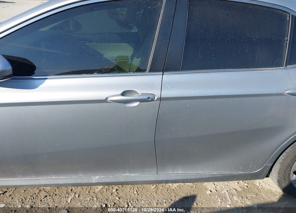 2018 TOYOTA CAMRY LE VIN: 4T1B11HK8JU527520