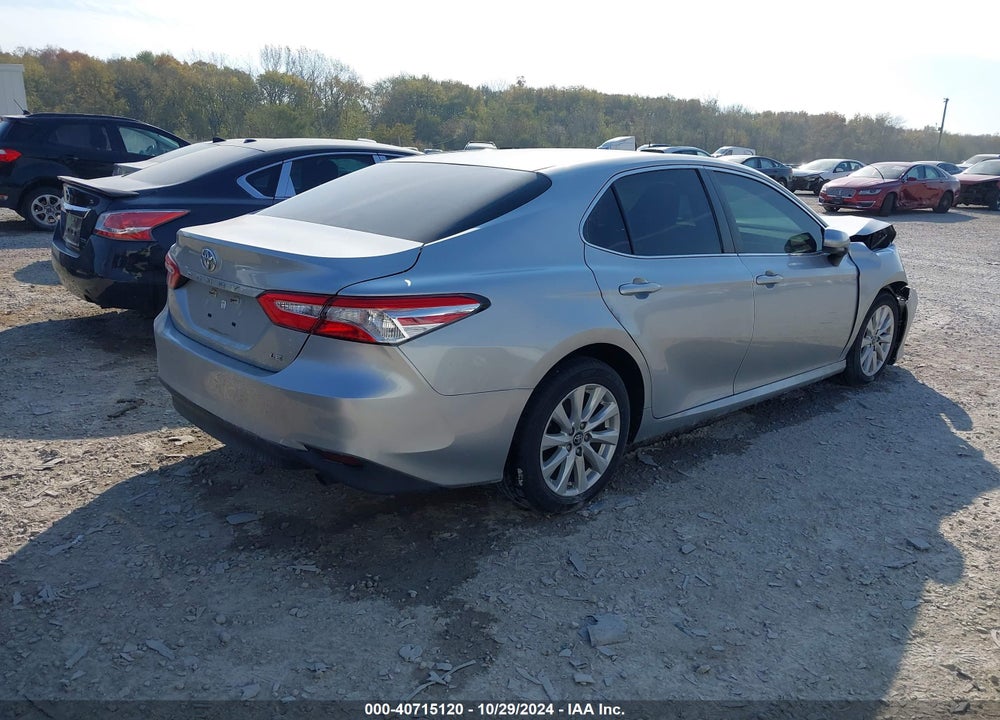 2018 TOYOTA CAMRY LE VIN: 4T1B11HK8JU527520