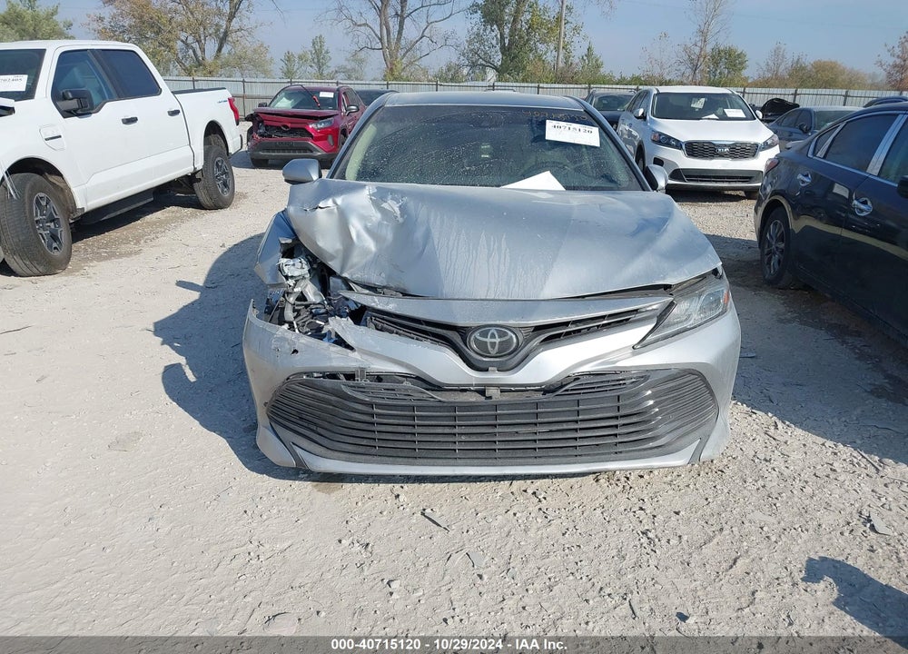 2018 TOYOTA CAMRY LE VIN: 4T1B11HK8JU527520