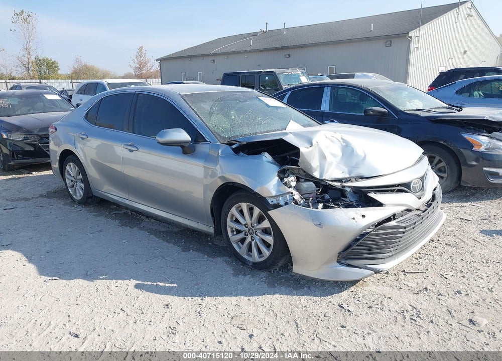 2018 TOYOTA CAMRY LE VIN: 4T1B11HK8JU527520