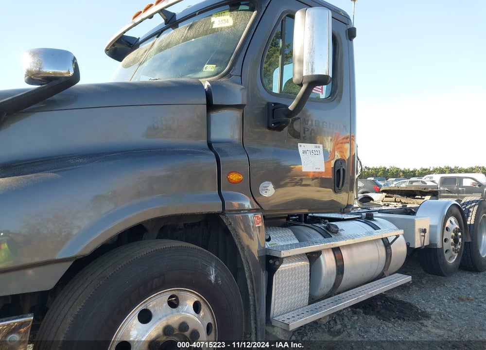 2015 FREIGHTLINER CASCADIA 125 VIN: 3AKNGED60FSGU5025